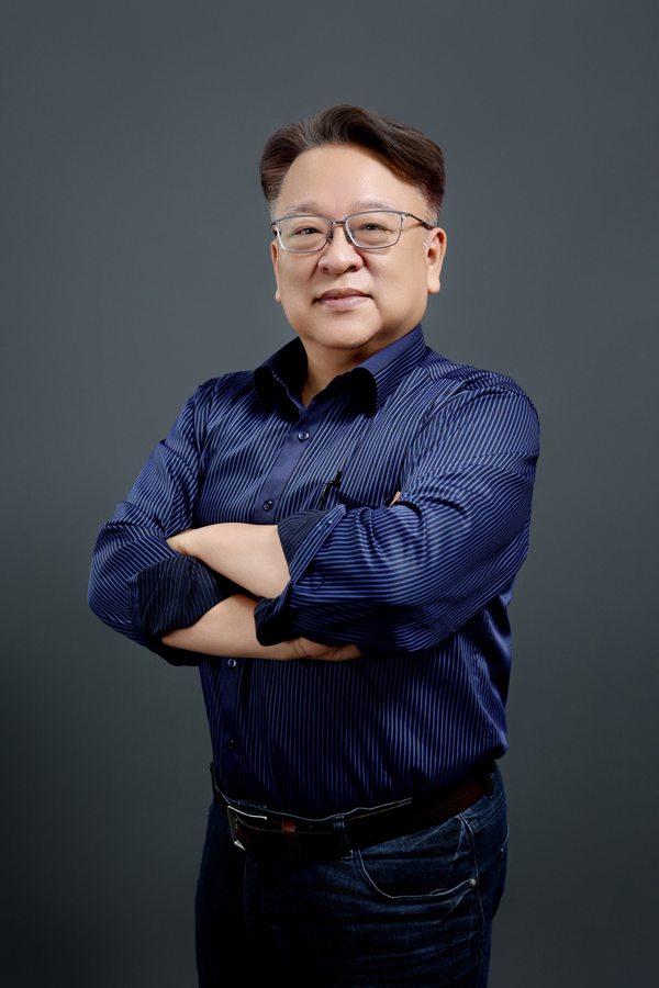 林峻立院長獨照